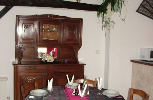 Clairac Cottage | Old plum oven, single storey, independent, 1 bedroom, enclosed garden