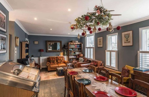 Ramsgate House | Old Post Office - Large house with games room +bar