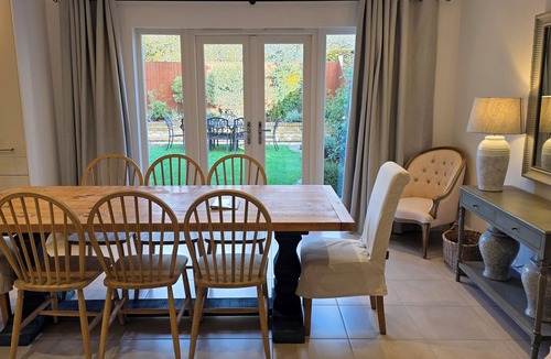 Lechlade Cottage | OLD RAILWAY CLOSE, with a garden in Lechlade-On-Thames