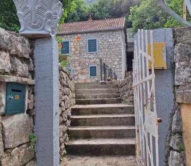 Muo Villa | Old stone house Danka