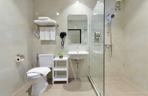Pom Prap Hotel | Old Thai Heng Hotel
