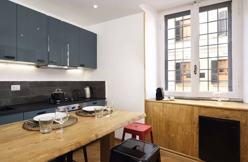Rione IV Campo Marzio Apartment | Old town apartment