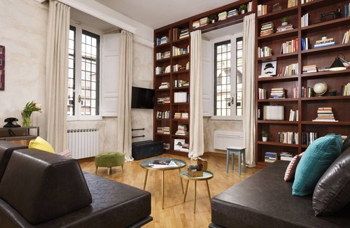 Rione IV Campo Marzio Apartment | Old town apartment