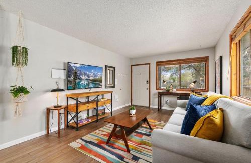 Old Town House | Old Town Basecamp 6 Blocks to Old Town Square