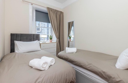 Old Town Apartment | Old Town Edinburgh Apt, walk to Castle, Royal Mile & Museums