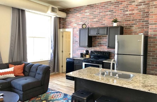 Old Town Apartment | OLD TOWN LOFT OVERLOOKING OLD TOWN SQUARE! Walk to it ALL! BRAND NEW/BEST PRICED
