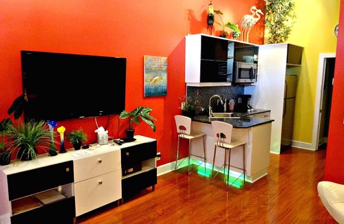 Uptown - Upper Duval Condo | OLD TOWN, STEPS TO DUVAL! 'LA DOLCE VITA' SLEEPS 2-4, 3 BLOCKS TO SOUTHERNMOST