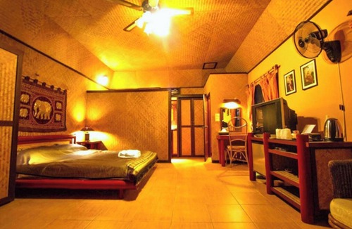 Mae Ai Hotel | Old Tree's House