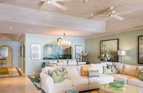 Holder's Hill Apartment | Old Trees 204 by Fantasia Villas