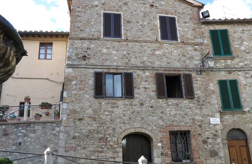 Castiglione d'Orcia House | Old Tuscan house in the medieval village of Castiglione d'Orcia