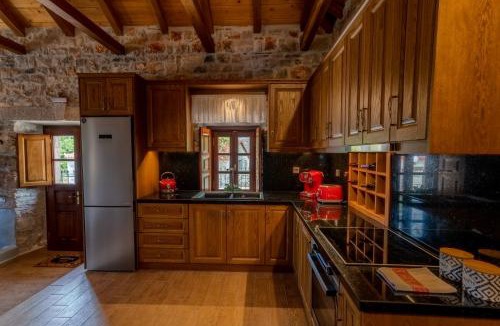 Fokiano House | Old Winery Stonehouse