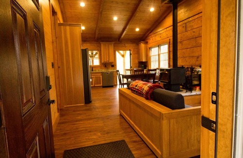 Tyler Cabin | Old World Craftmanship with Modern Amenities