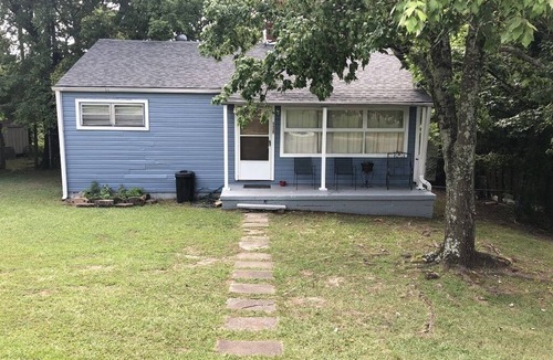 Glen Iris House | Older cozy efficiency home near downtown Birmingham and UAB