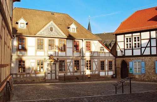 Wernigerode Old Town Apartment | oldest house in the city, 2min to the town hall, Brockenbahn, various shops