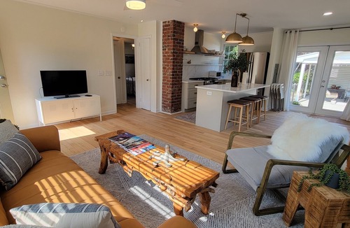 North Charleston House | Olive Branch Cottage, 30+ Nights in Park Circle, Restaurants, Breweries & Bars