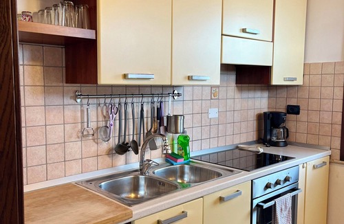 Gavardo House | Olive & Fig Tree Apartment
