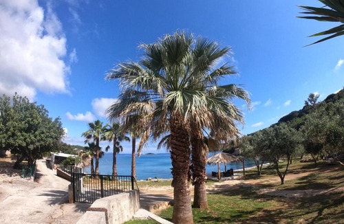Molunat Apartment | Olive Garden Beachside Hideaway