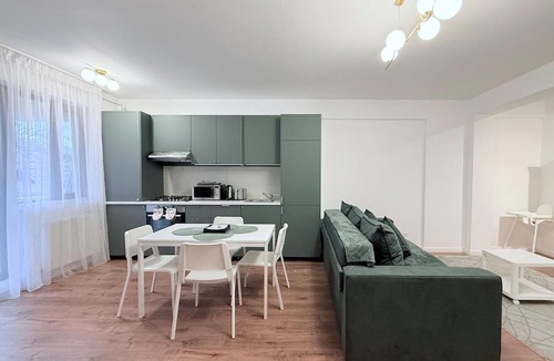 Baneasa Apartment | Olive Green I Apartment at Groundfloor with Balcony
