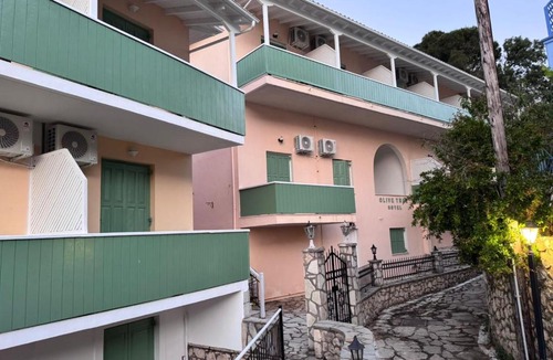 Agios Nikitas Hotel | Olive Tree Lefkada