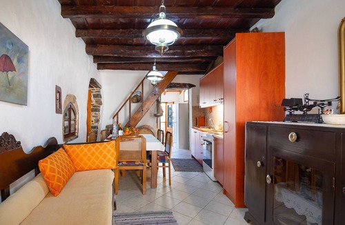 Choumeriakos House | Olive Valley Traditional House