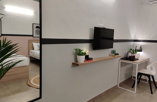 Stage 1 Hotel | Olive Zip Indiranagar Metro by Embassy Group