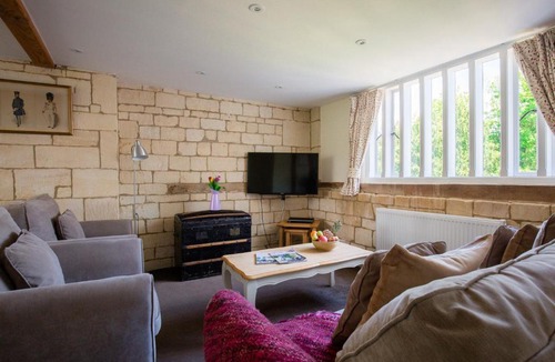 Winchcombe Apartment | Oliver Cromwell