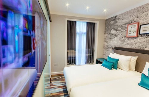 Earl's Court Hotel | Oliver Plaza