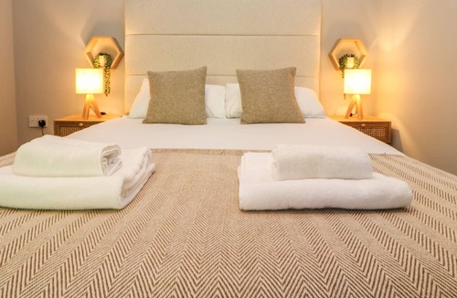 Richmond Apartment | OLIVIA, pet friendly, character holiday cottage in Richmond
