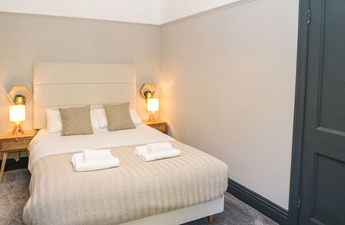 Richmond Apartment | OLIVIA, pet friendly, character holiday cottage in Richmond