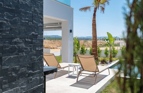 Paralia Ofryniou Villa | Olympiada -Three Bedroom Villa with Private Pool and Rooftop