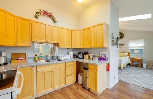 Sequim Apartment | Olympic Mtn Views! Cozy Carriage House in Sequim