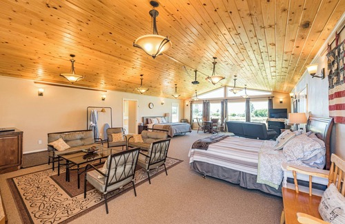 Sequim Cabin | Olympic View room - King, Queen, full kitchen, Hot tub