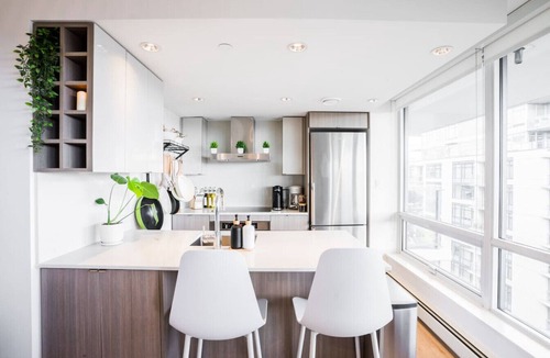 Southeast False Creek Apartment | Olympic Village Oasis |Downtown Van |Free Parking