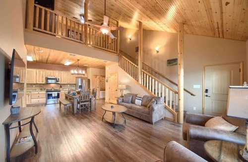 Gruene Condo | OM A6 Gruene Haus at Old Mills Resort