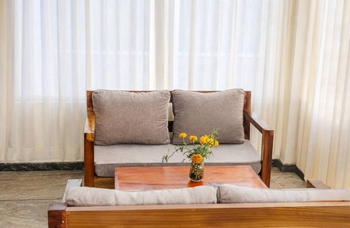 Khuruthang Hotel | Om Amriti