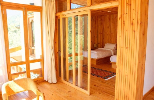 Khuruthang Hotel | Om Amriti