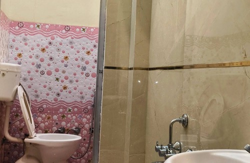 Faizabad Apartment | Om home stay