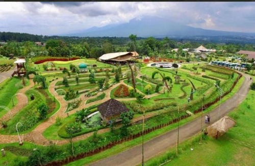 Jambu Luwuk Hotel | Omah Trasan Pangrango by ABM