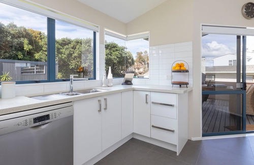 Omaha House | Omaha Harbour Views - Special Winter Rates - OVERLOOKS INLET & GOLF COURSE