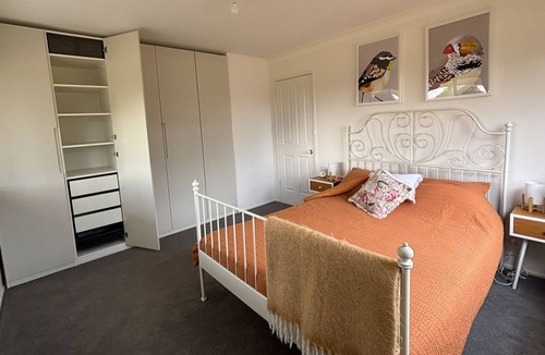 Shallow Bay House | Omaroo - rural escape - air con - pet friendly - Shallow Bay