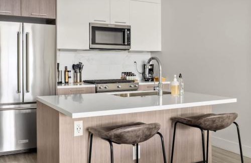 Highland House | On Cloud 9 - Curated Lifestyle Loft - Zuni Lofts