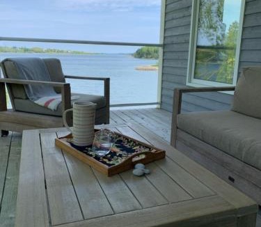 Heckmans Island Villa | On Da Water