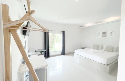 Tha Yang Hotel | On Green Resort