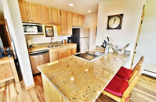 Dillon Condo | On Lake Near Amphitheater, Views! 1st Floor. Walk to Concerts, Marina, Parks
