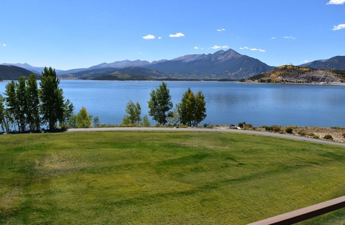 Dillon Condo | On Lake! Updated Penthouse! Pool, Hot Tub, Elevator. Walk to Concerts, Dining