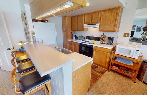Dillon Condo | On Lake! WOW Views, Big Deck, Ground Floor. Walk to Marina, Concerts, Parks