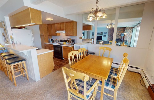 Dillon Condo | On Lake! WOW Views, Big Deck, Ground Floor. Walk to Marina, Concerts, Parks