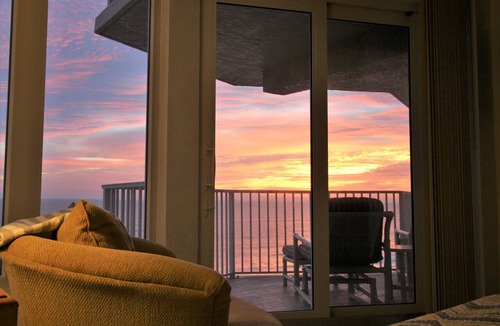 Daytona Beach Shores Condo | On No Drive Beach! Luxury 3 BdRm, 3 Baths, Mst wSpa; Ocean & Riverview Balconies