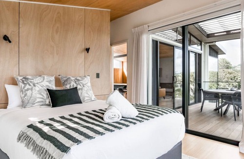 Raglan House | On Point House Luxury Design Water Views
