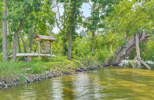 Jefferson House | On-Site Trails: Rock River Retreat in Jefferson!